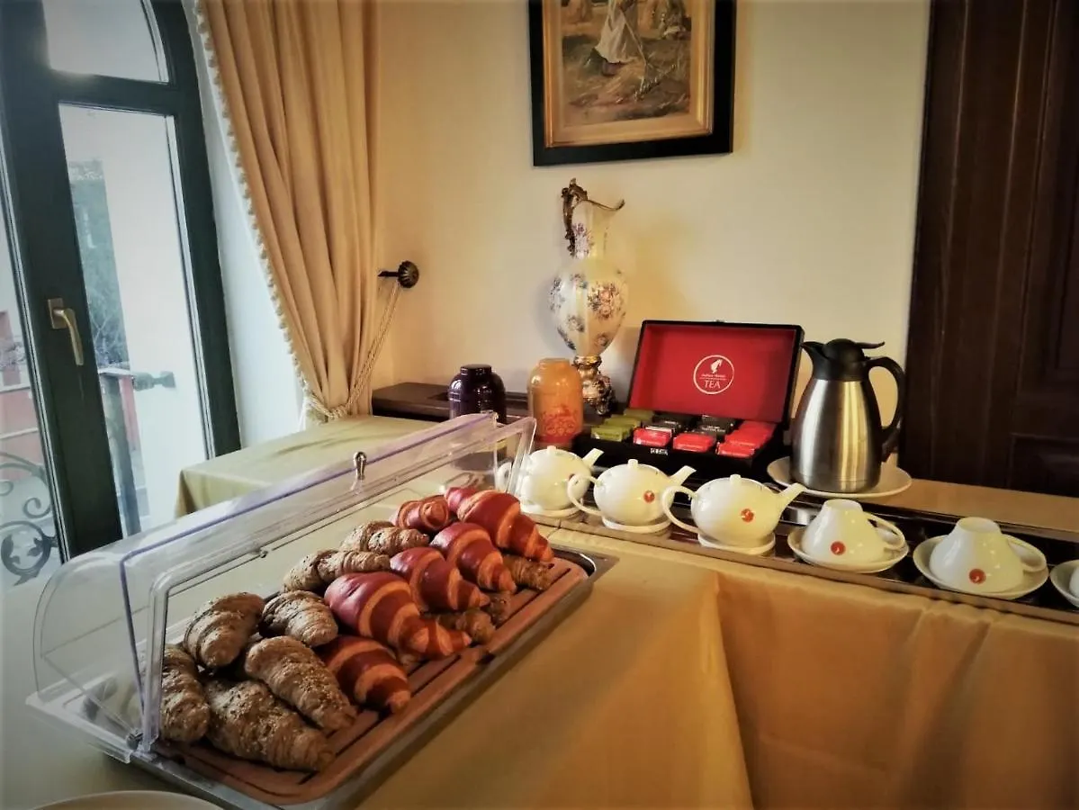 Casa Comana Boutique Hotel Bucharest 4*,